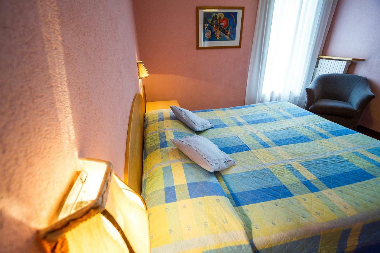 Hotel Alaska Ливиньо Экстерьер фото